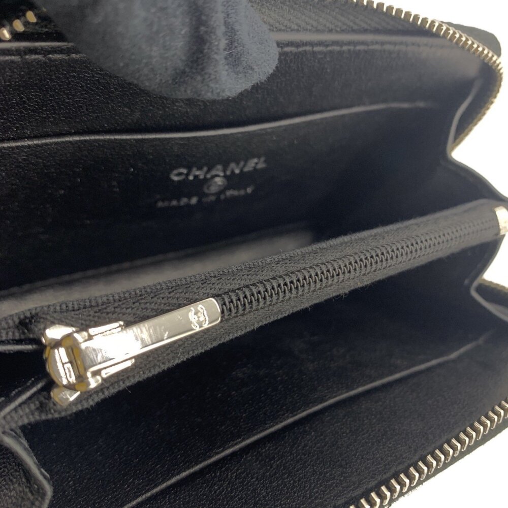 CHANEL Authentic Black Lambskin Leather Wallet - Picture 5 of 7